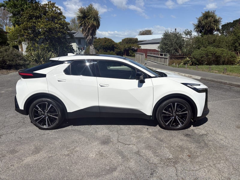 2025 Toyota C-HR Limited 1.8P HEV CVT FWD SUV/5... image 3