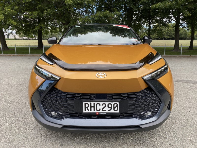 2025 Toyota C-HR Limited 1.8P HEV CVT FWD SUV/5... image 2