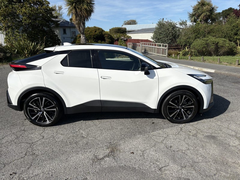 2025 Toyota C-HR Limited 1.8P HEV CVT FWD SUV/5... image 3