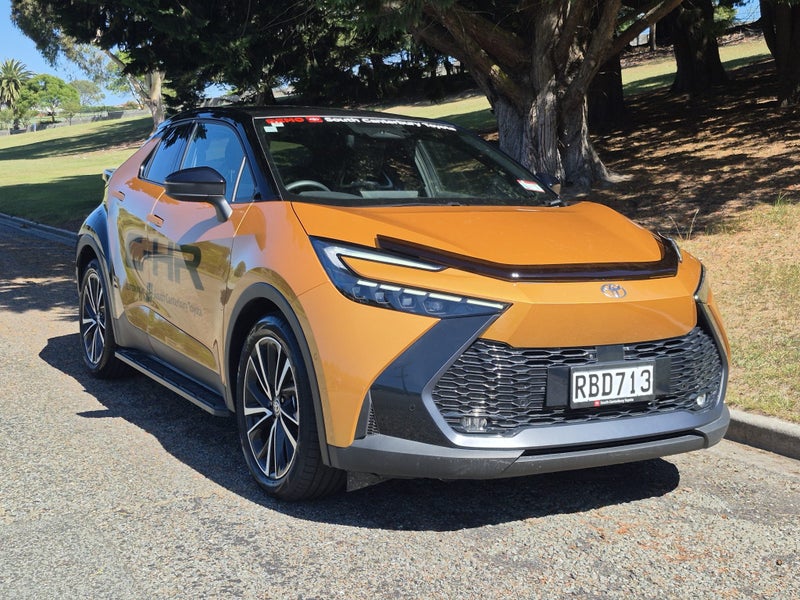2025 Toyota C-HR Limited 1.8P HEV CVT FWD SUV/5... image 2