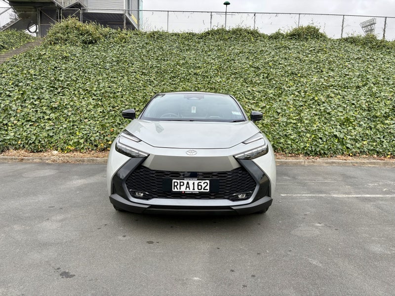 2025 Toyota C-HR Limited 1.8P HEV CVT FWD SUV/5... image 2