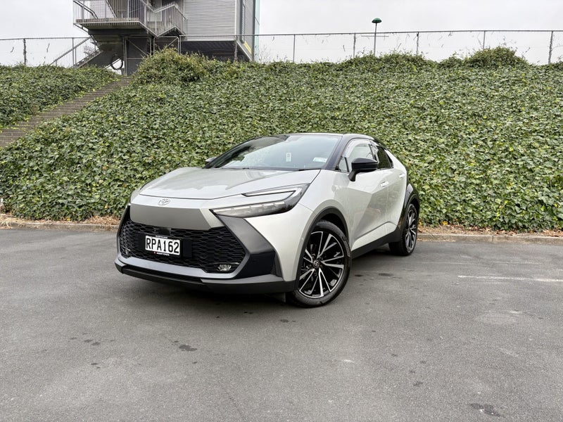 2025 Toyota C-HR Limited 1.8P HEV CVT FWD SUV/5... image 3