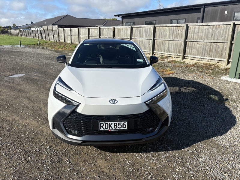 2025 Toyota C-HR Limited 1.8P HEV CVT FWD SUV/5... image 2