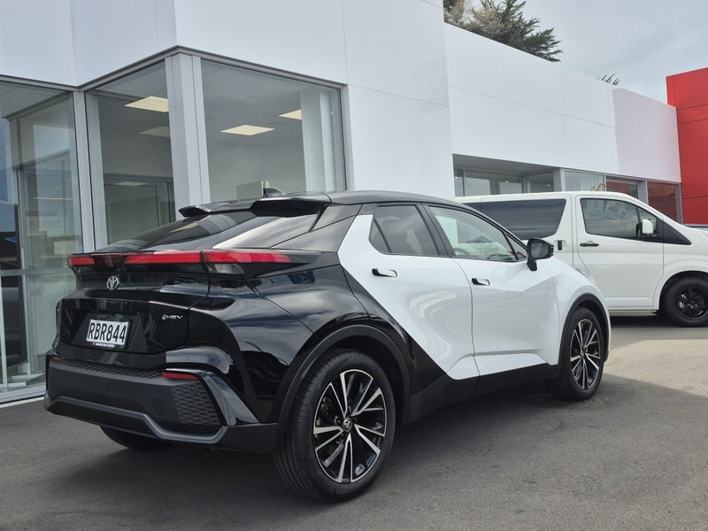 2025 Toyota C-HR Limited 1.8P HYBRID image 3