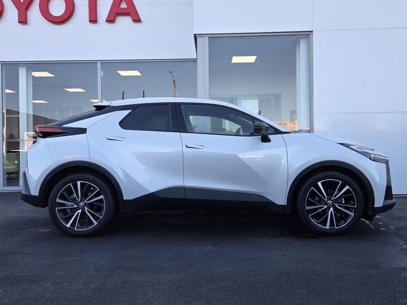 2025 Toyota C-HR Limited 1.8P HYBRID Auto image 2
