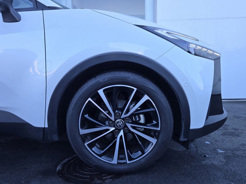 2025 Toyota C-HR Limited 1.8P HYBRID Auto image 3