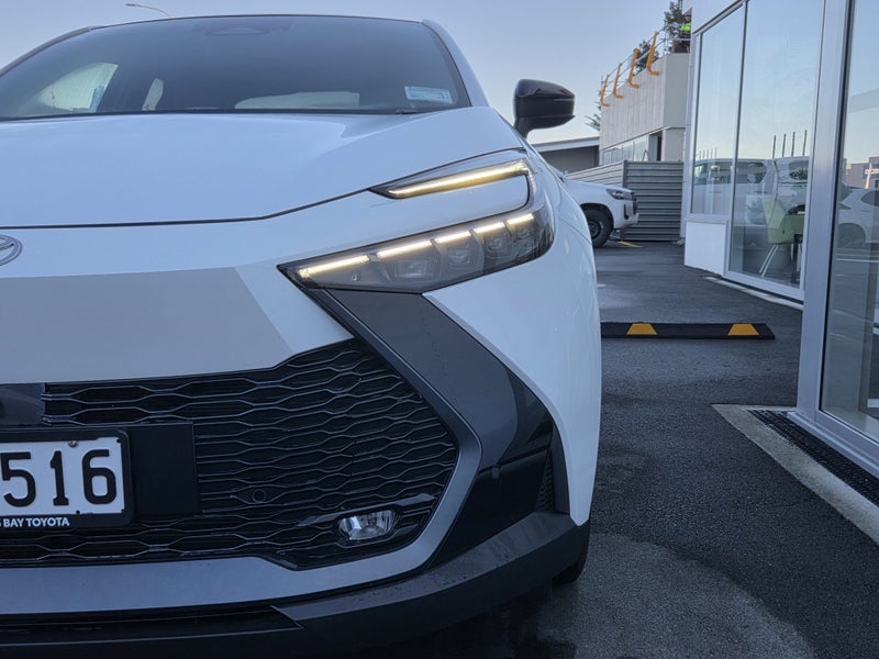 2025 Toyota C-HR Limited 1.8P HYBRID Auto image 5