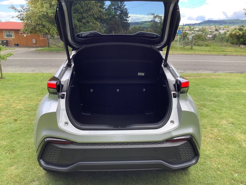 2025 Toyota C-HR Limited 1.8P Hybrid Electric V... image 5