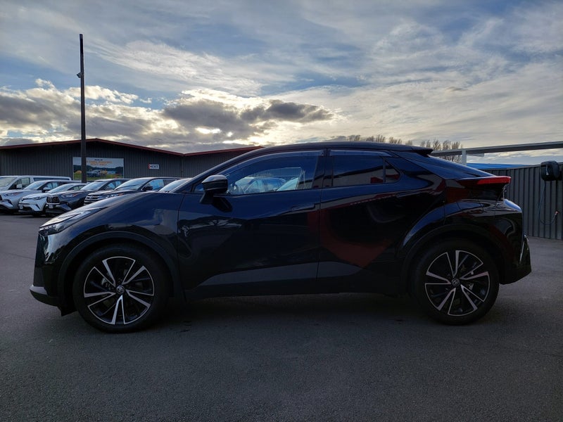 2025 Toyota C-HR Limited 1.8P Hybrid FWD SUV -... image 5