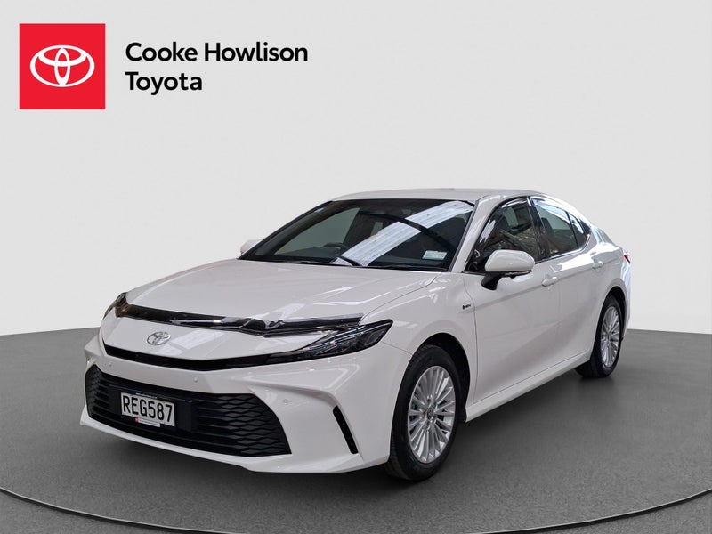 2025 Toyota Camry GX 2.5L Hybrid image 3