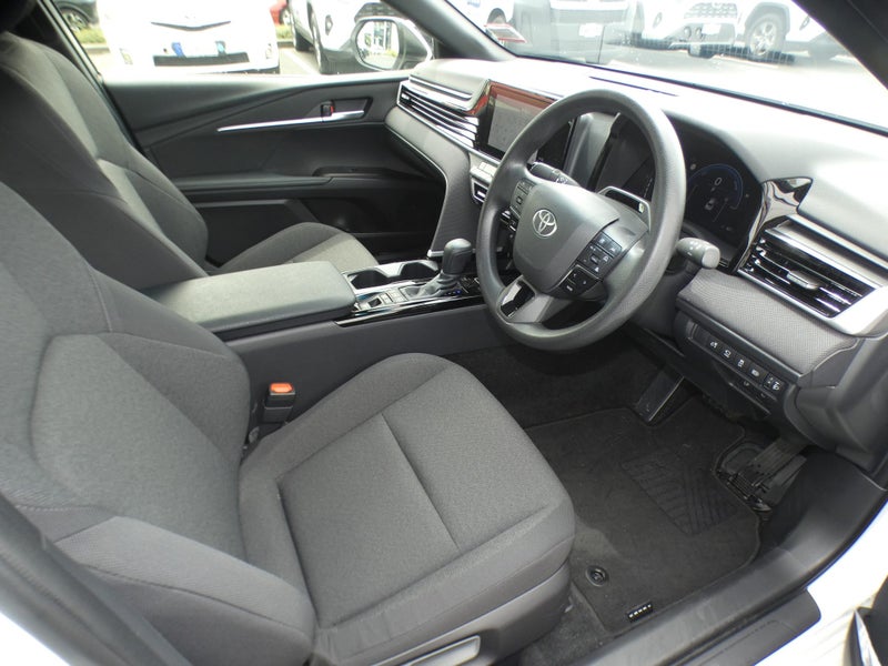 2025 Toyota Camry GX 2.5P HEV ECVT FWD SD/4D/5S image 2