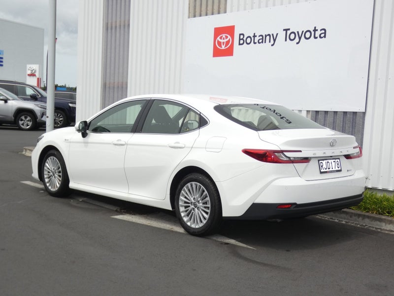 2025 Toyota Camry GX 2.5P HEV ECVT FWD SD/4D/5S image 3