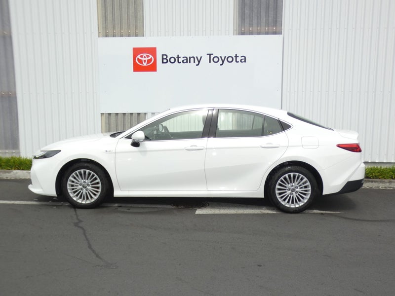 2025 Toyota Camry GX 2.5P HEV ECVT FWD SD/4D/5S image 4