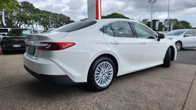 2025 Toyota Camry GX 2.5P HEV ECVT FWD SD/4D/5S... image 3