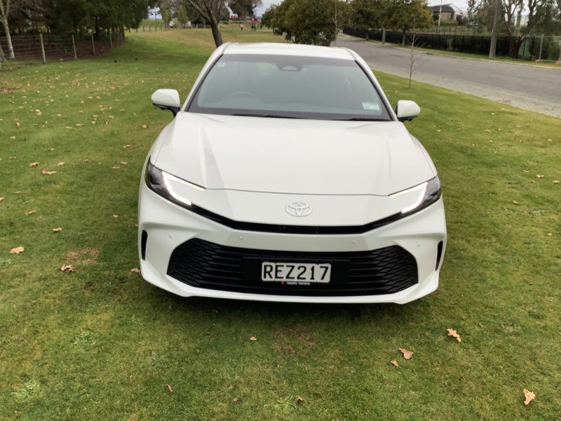 2025 Toyota Camry GX 2.5P Hybrid Electric Vehicle image 3
