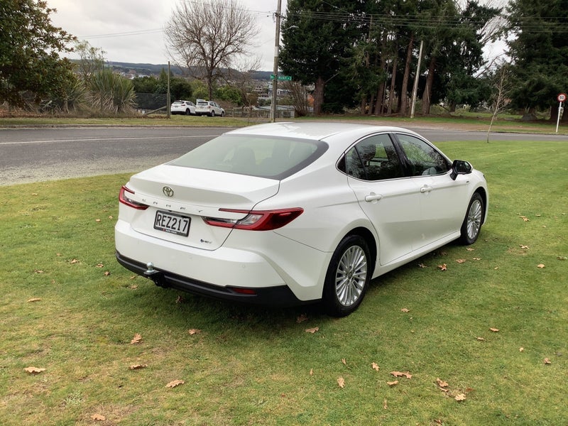 2025 Toyota Camry GX 2.5P Hybrid Electric Vehicle image 5
