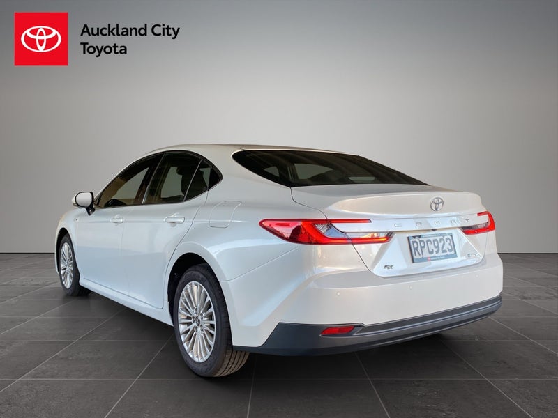 2025 Toyota Camry SX 2.5P HEV ECVT FWD SD/4D/5S image 5