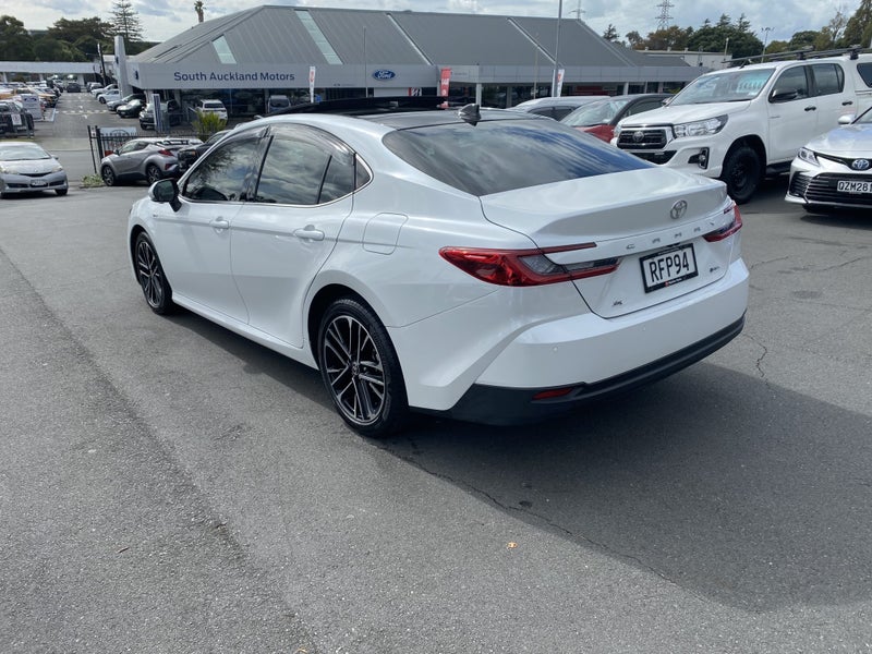 2025 Toyota Camry ZR 2.5 Hybrid image 5