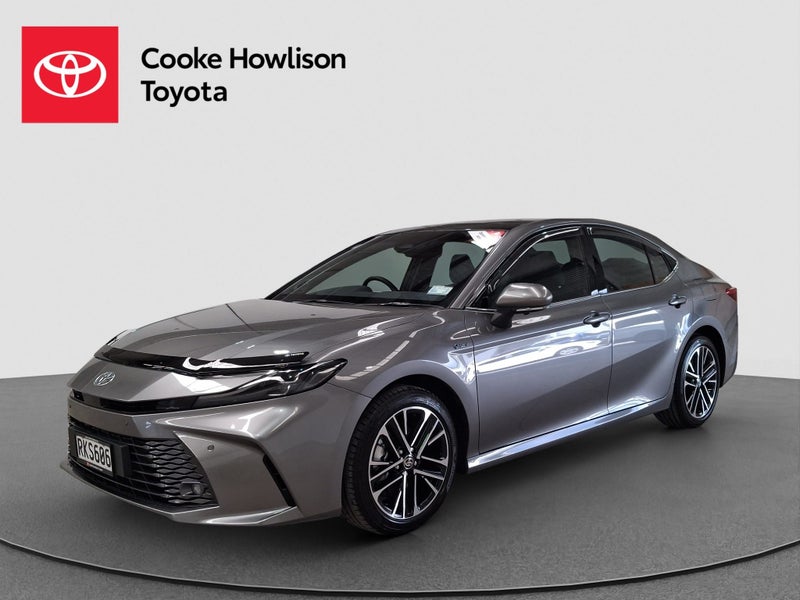 2025 Toyota Camry ZR 2.5L Hybrid image 3