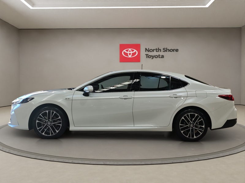 2025 Toyota Camry ZR 2.5L Hybrid FWD Sedan image 4