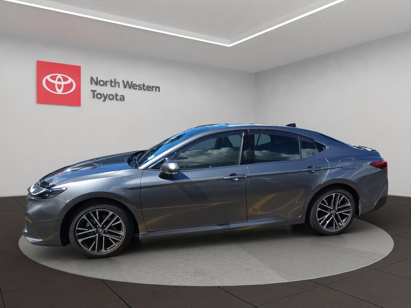 2025 Toyota Camry ZR 2.5L Hybrid FWD Sedan image 4