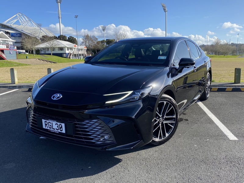2025 Toyota Camry ZR 2.5L Petrol HYBRID Auto FW... image 3