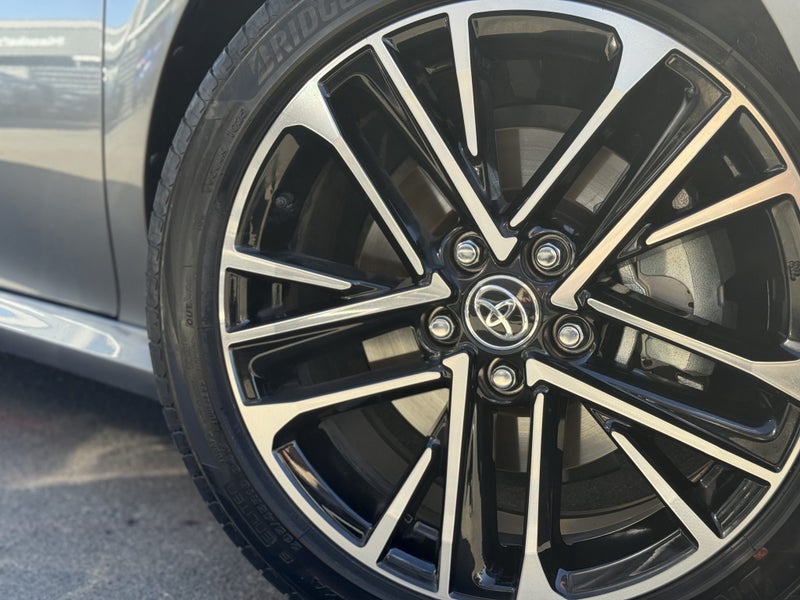 2025 Toyota Camry ZR 2.5P HEV ECVT FWD image 2