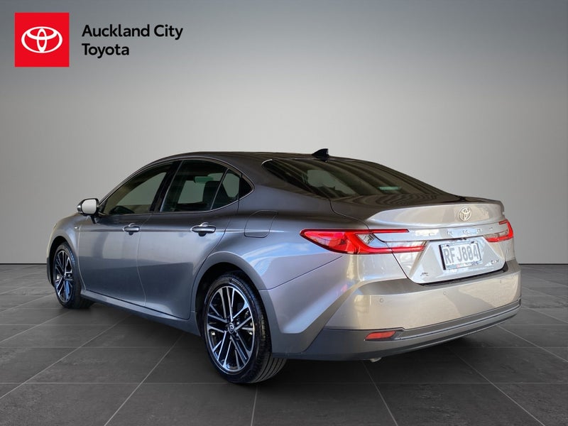 2025 Toyota Camry ZR 2.5P HEV ECVT FWD SD/4D/5S image 5