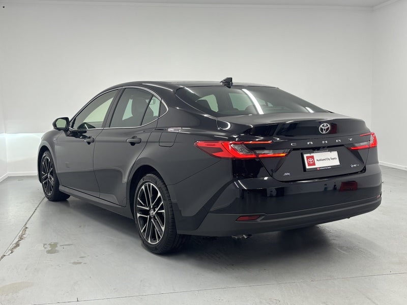 2025 Toyota Camry Zr 2.5Ph/Cvt image 2