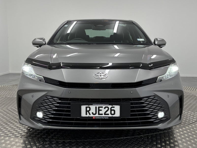 2025 Toyota Camry ZR 2.5PH Hybrid image 5