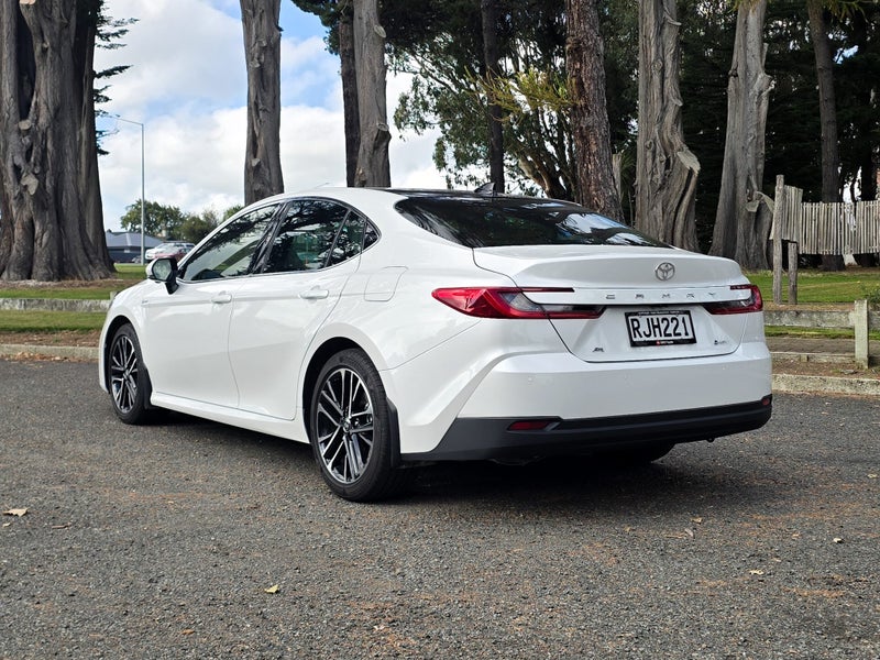 2025 Toyota Camry ZR Hybrid image 5