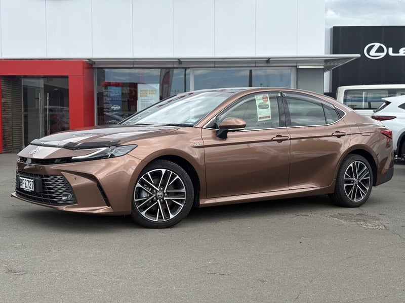 2025 Toyota Camry ZR Hybrid image 3