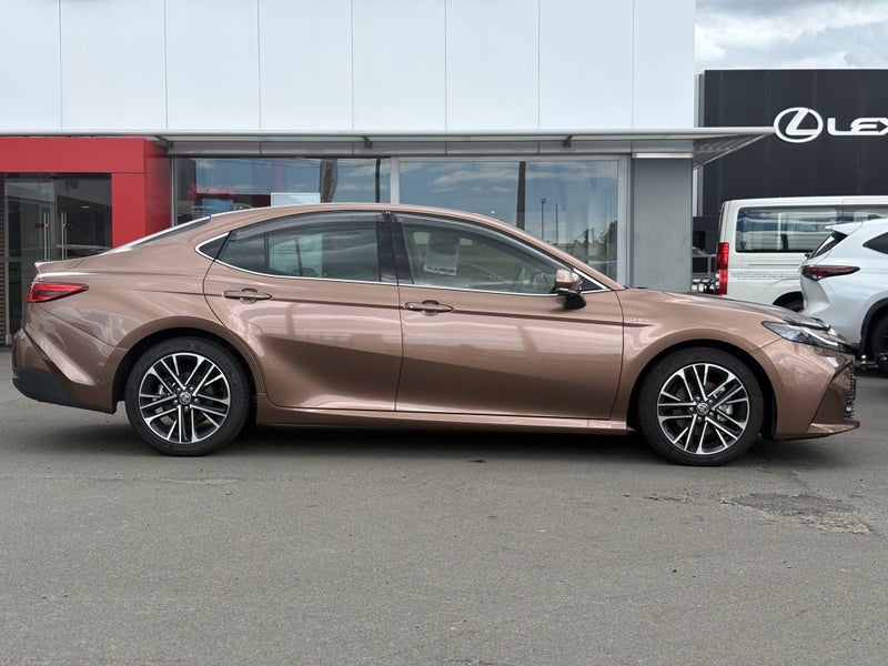 2025 Toyota Camry ZR Hybrid image 5