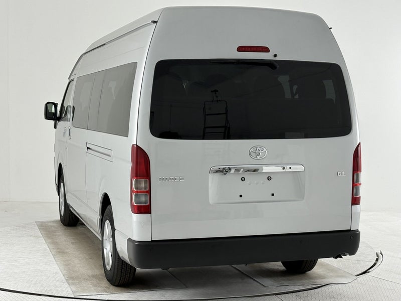 2025 Toyota Commuter Hiace 2.7 Petrol DX 12 Seat image 4
