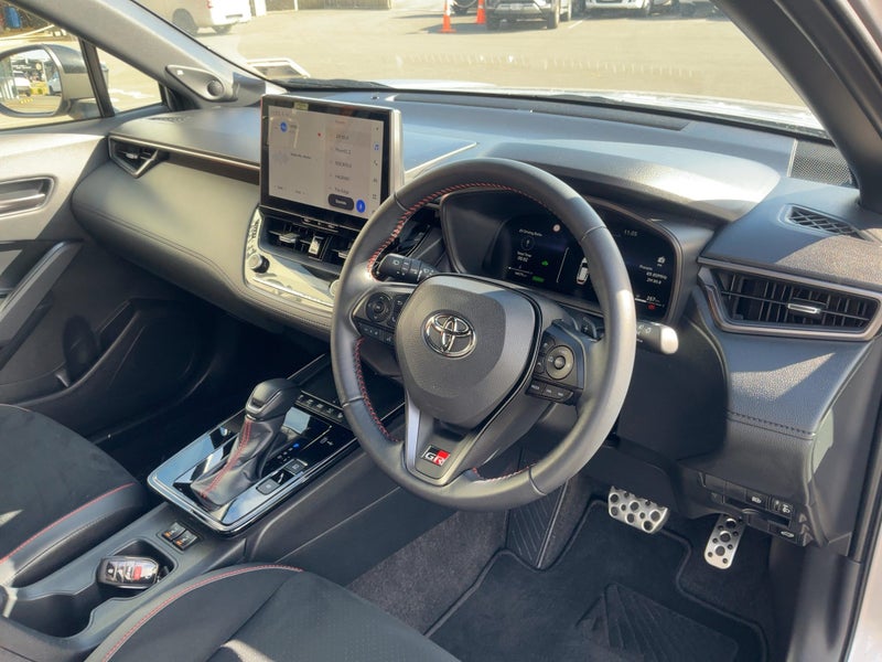2025 Toyota Corolla Cross Cross GR Sport 2.0P H... image 5