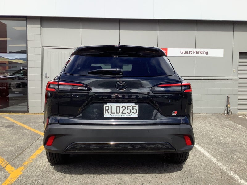 2025 Toyota Corolla Cross GR Sport 2.0P HEV AWD... image 4