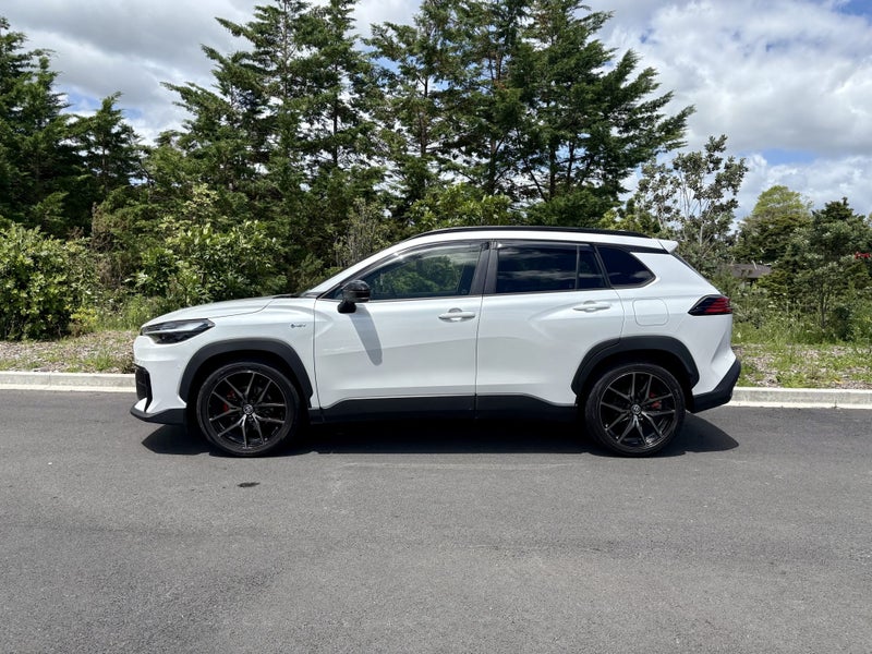 2025 Toyota Corolla Cross GR Sport 2.0P HEV ECV... image 4