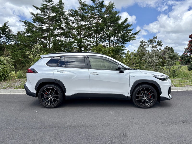 2025 Toyota Corolla Cross GR Sport 2.0P HEV ECV... image 5