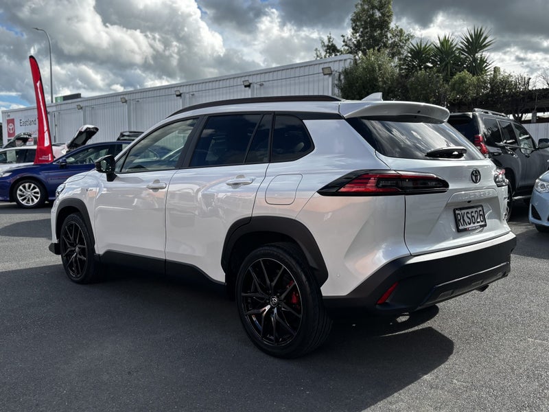 2025 Toyota Corolla Cross GR Sport 2.0P HEV ECV... image 5