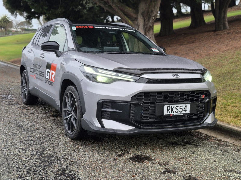 2025 Toyota Corolla Cross GR Sport 2.0P HEV ECV... image 3