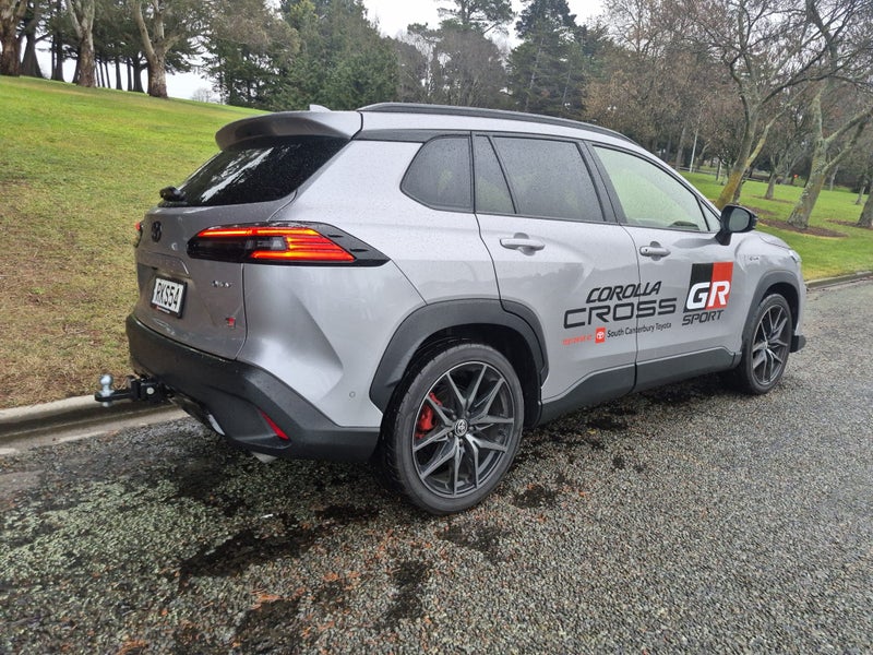2025 Toyota Corolla Cross GR Sport 2.0P HEV ECV... image 5
