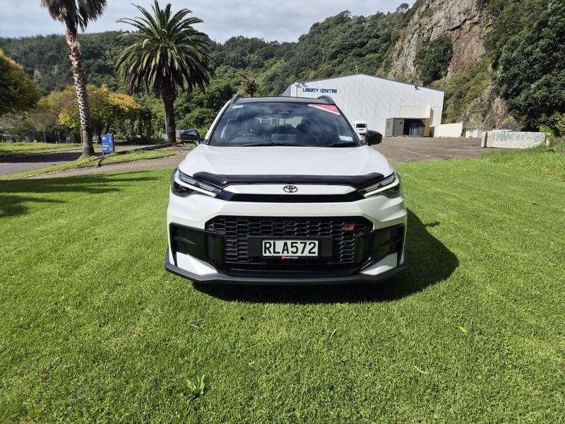 2025 Toyota Corolla Cross GR Sport 2.0P Hybrid image 2