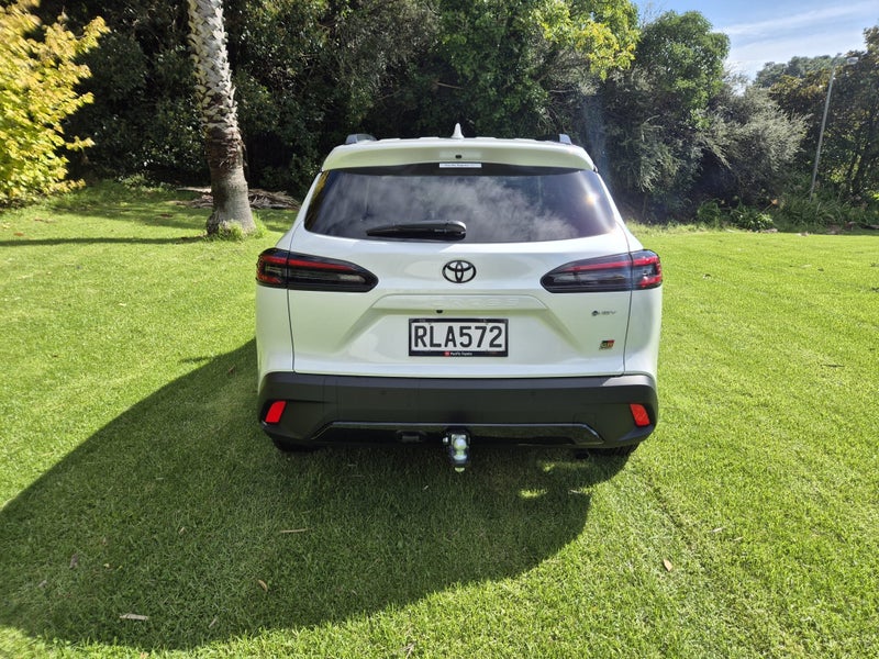 2025 Toyota Corolla Cross GR Sport 2.0P Hybrid image 5