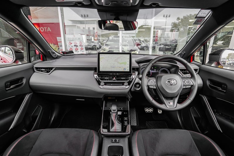 2025 Toyota Corolla Cross GR Sport 2.0P Hybrid... image 2