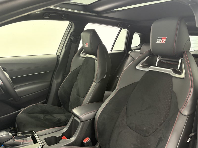 2025 Toyota Corolla Cross GR Sport 2.0PH AWD Hy... image 3