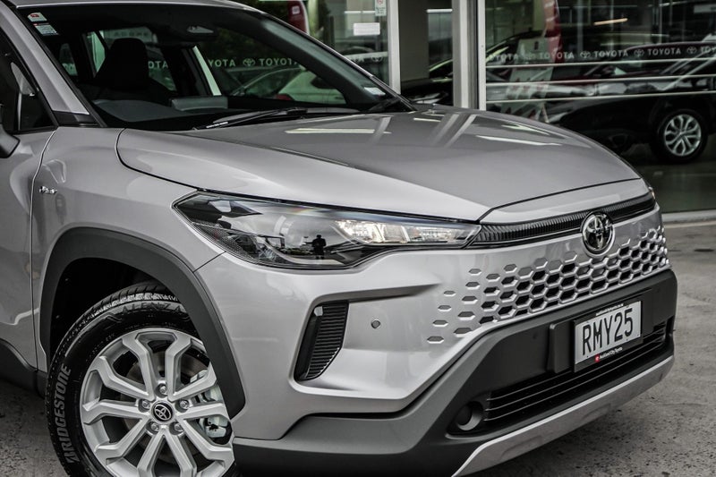 2025 Toyota Corolla Cross GX 2.0 Hybrid Crossov... image 4