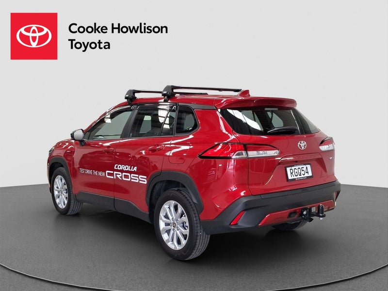 2025 Toyota Corolla Cross GX 2.0L Hybrid image 4