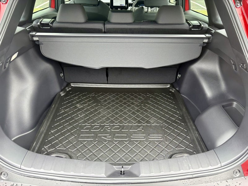 2025 Toyota Corolla Cross GX 2.0L Petrol HYBRID... image 5