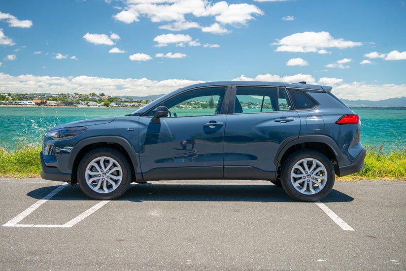 2025 Toyota Corolla Cross GX 2.0P HEV image 4