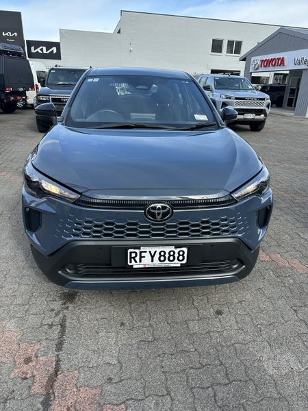 2025 Toyota Corolla Cross GX 2.0P HEV ECVT FWD... image 2